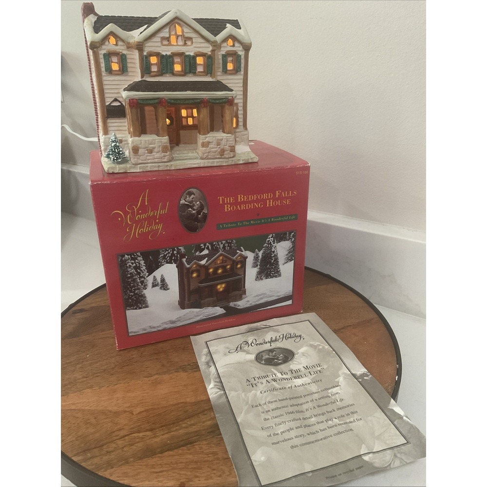 It's a Wonderful Life Bedford Falls Boarding House 1995 DHC Holiday Decor w/Box